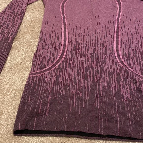 Lululemon long sleeve size 6 - Picture 2 of 5